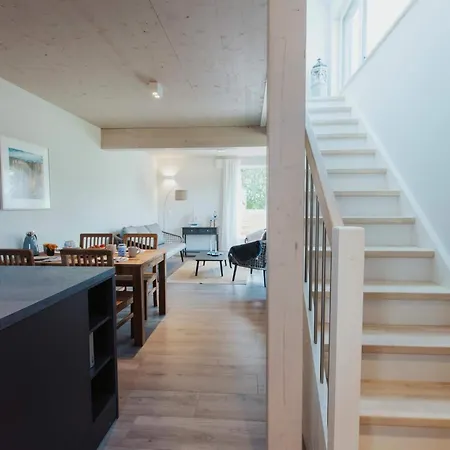 Erholung Pur Im Modernen Familienhaus Sagard